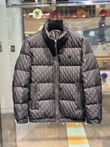 易尚欧货男装冬季立领轻薄款羽绒服时尚修身夹克879313