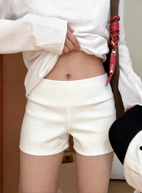 白色高腰运动短裤女夏季外穿辣妹三分裤阔腿显瘦休闲百搭包臀热裤