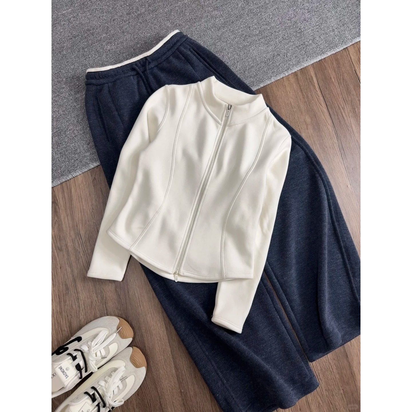 通勤运动修身加绒收腰显瘦正肩卫衣女秋冬季打底内搭长袖保暖上衣