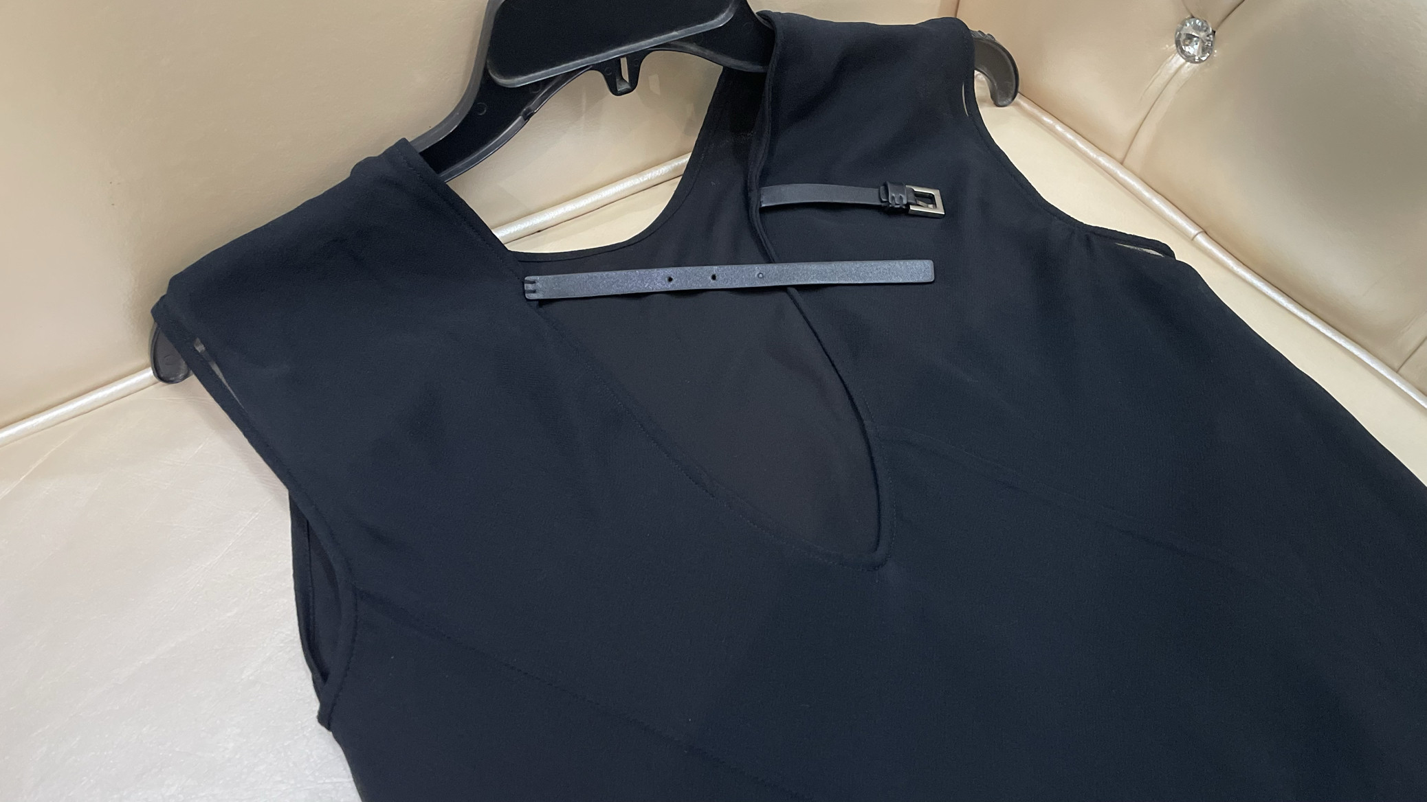 100%真丝乔其皮带扣深V小众无袖背心连衣裙女25夏小黑裙礼服裙