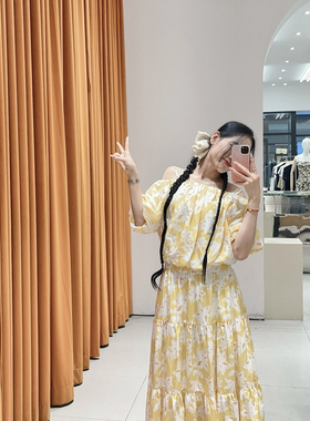 度假风2025夏新款丝棉飘逸波嬉风碎花吊带上衣+蛋糕花半身裙