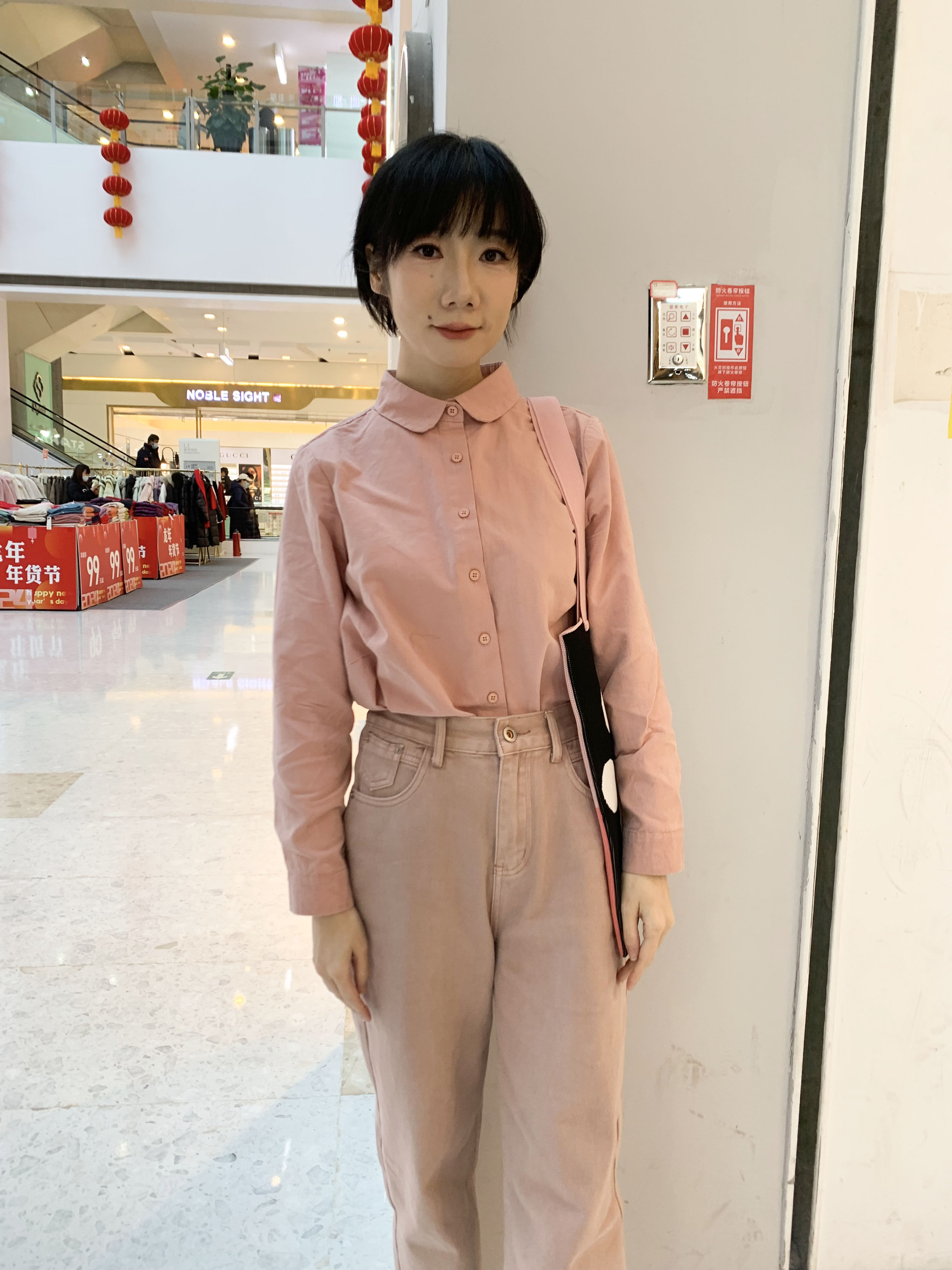象限日系乖巧彼得潘领磨毛棉纯色百搭衬衫女春正肩显瘦简约学生 - 实物图