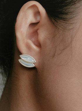 MOIAUSSI 月桂白贝母耳钉 轻奢简约原创设计师气质女925纯银耳饰