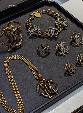 卡沃利女双蛇项链手镯耳钉戒指