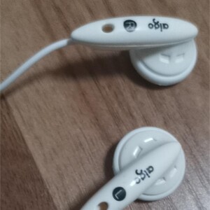 品味老塞魅力 爱国者MP3配机耳机 老款平头塞 享受纯音乐趣