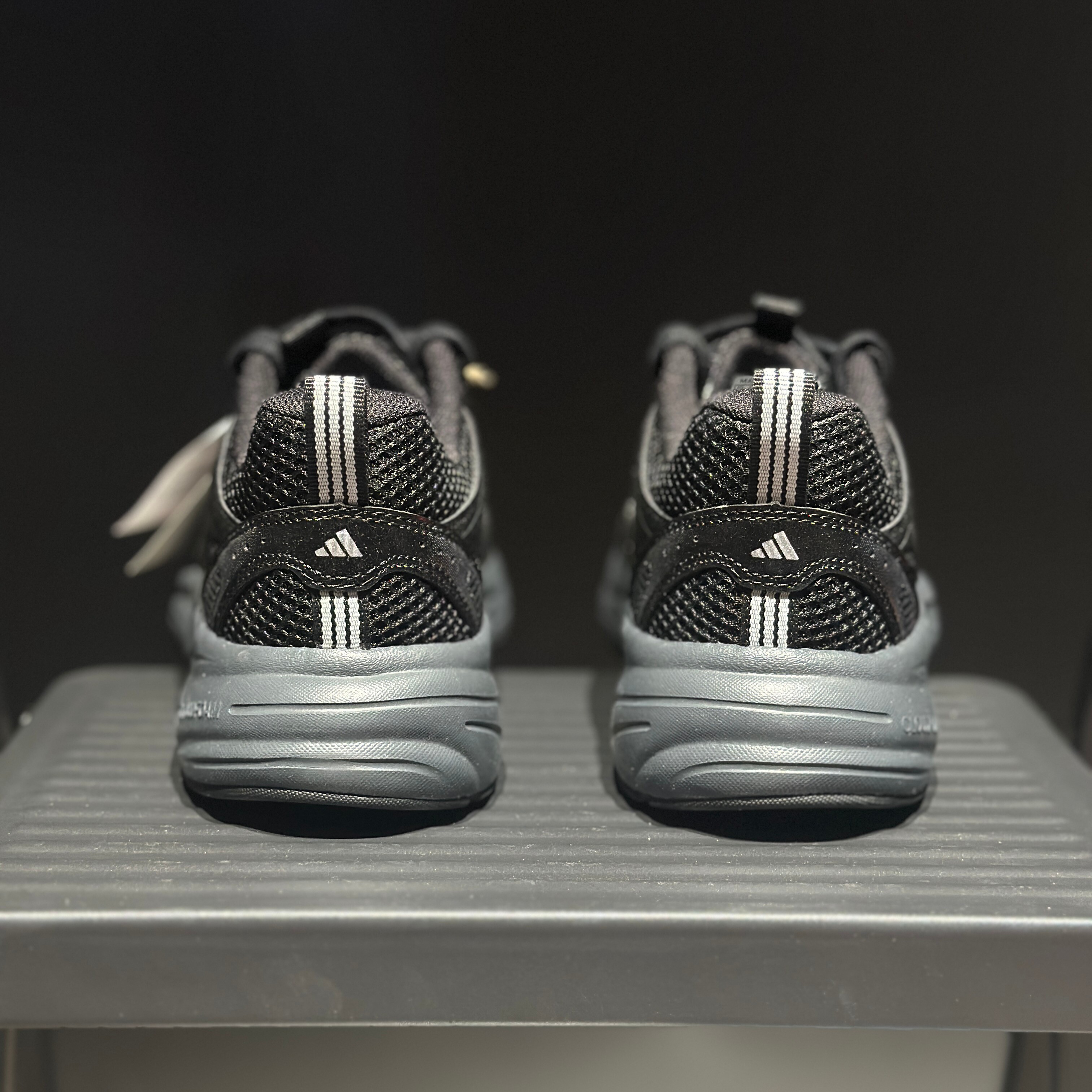 【坏蛋】adidas/阿迪达斯春夏透气网面男老爹运动鞋KJ8102