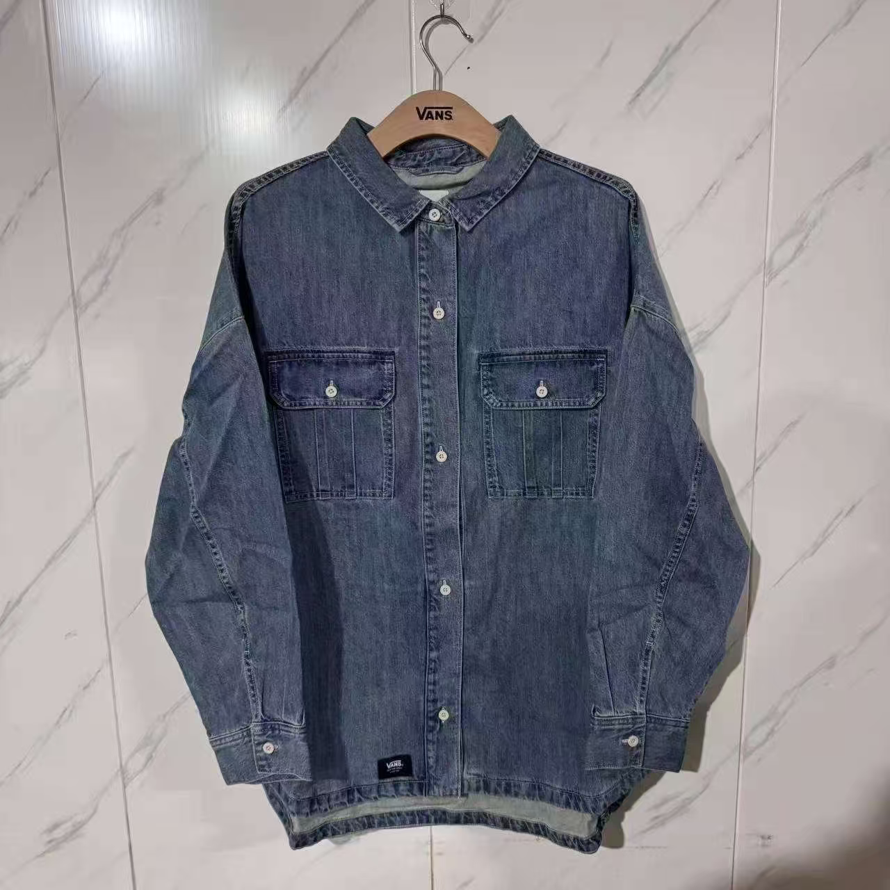 VANS春秋季蓝色新款百搭舒适情侣款休闲牛仔翻领衬衫VN000QP3FAI