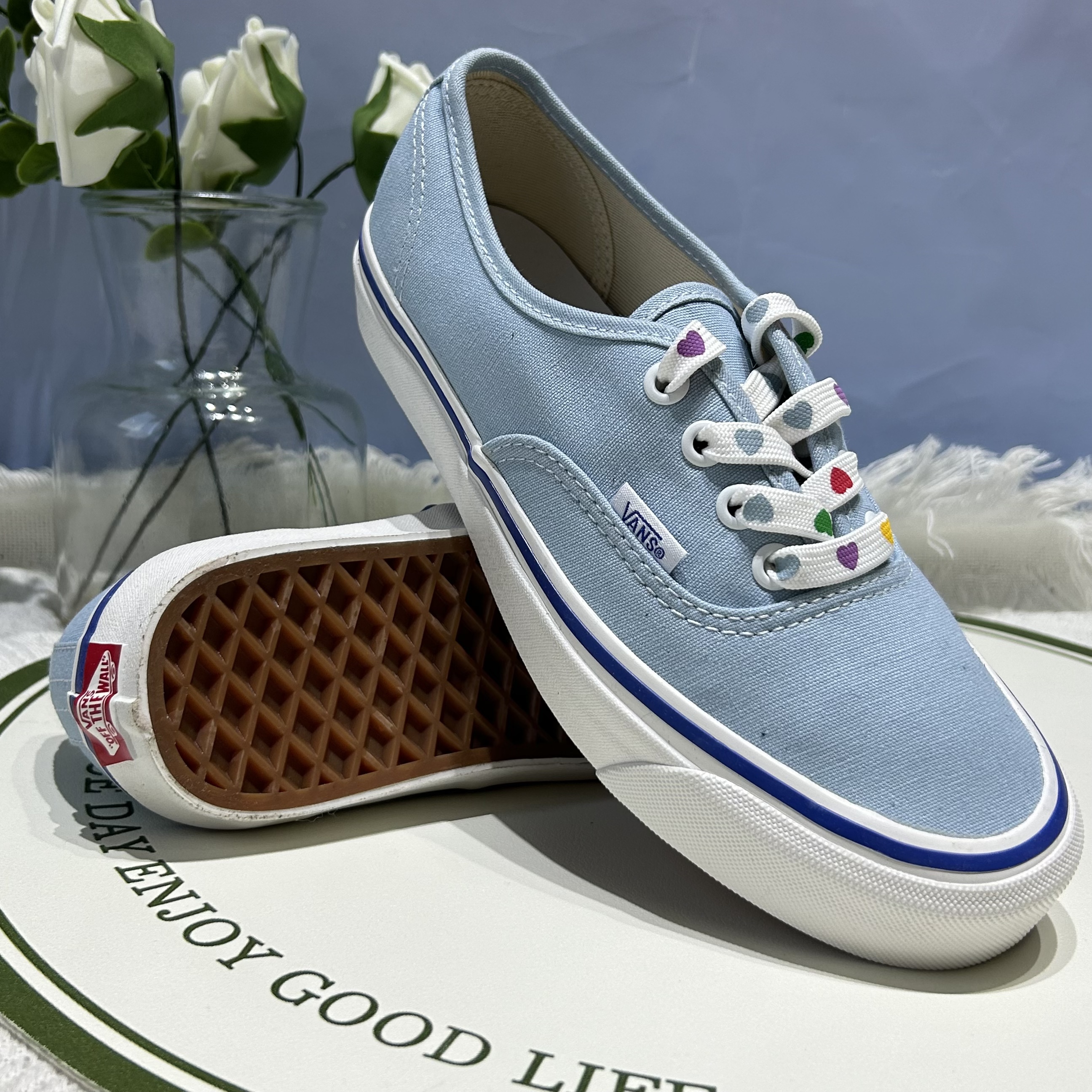 Vans Authentic清新爱心鞋带男女同款低帮帆布板鞋子VN0A38ENWO6