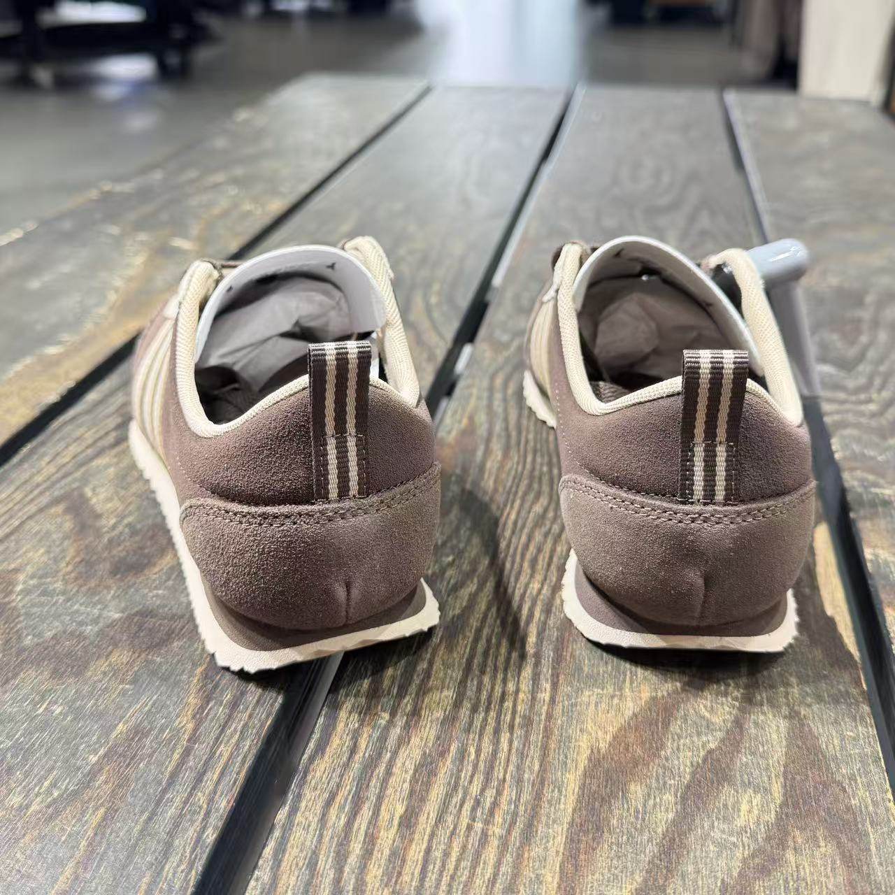 Adidas/阿迪达斯男女经典款复古百搭低帮薄底运动休闲板鞋 JS1123,运动鞋new,运动休闲鞋,淘宝优惠券,粉丝福利购,淘宝优惠卷