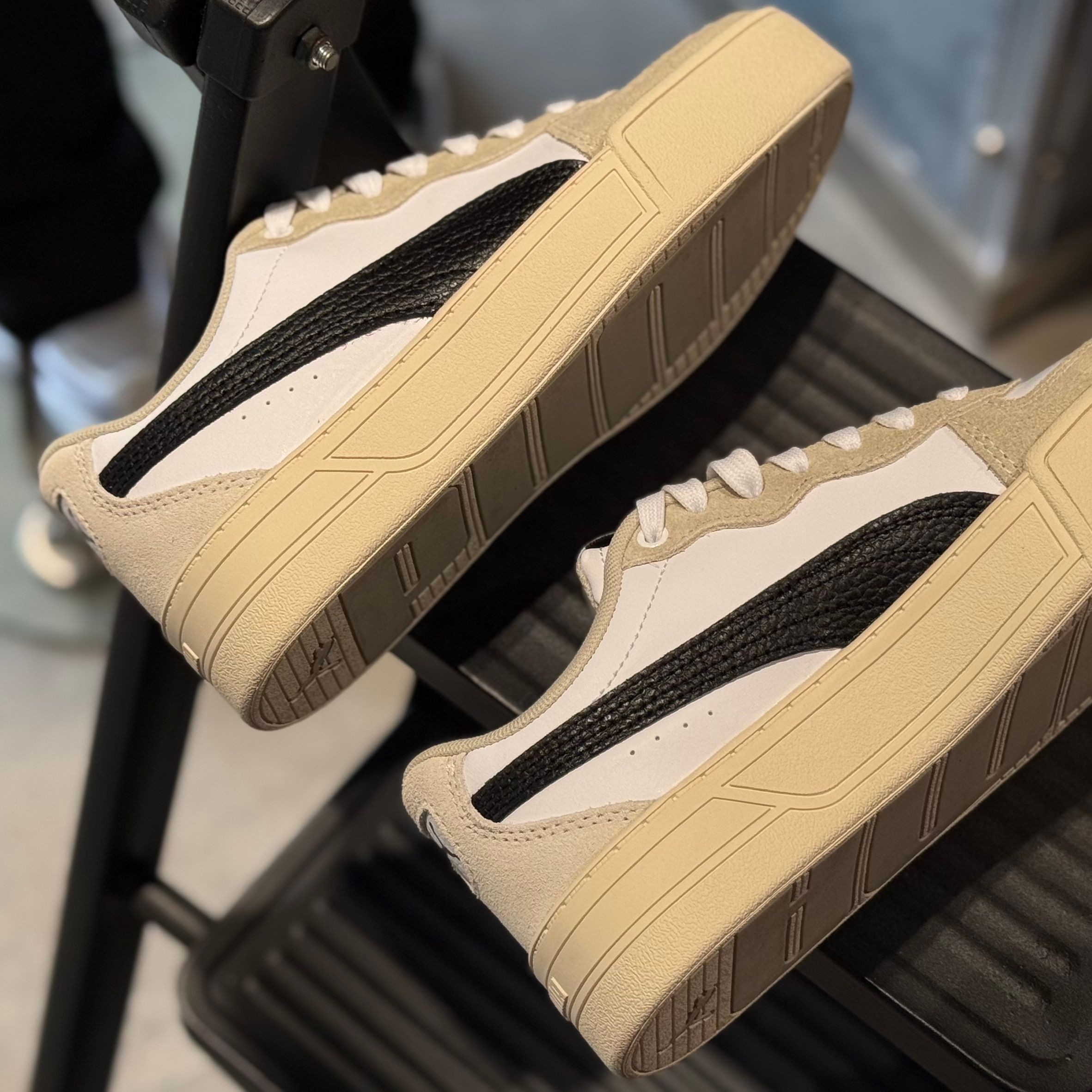 坏蛋的店彪马/Puma Skye 女生厚底增高拼接时尚休闲松糕鞋397076