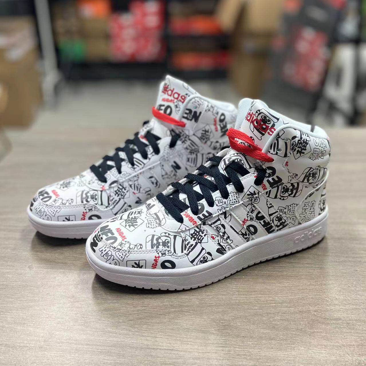 adidas阿迪达斯女鞋满印图案板鞋新款吾皇万睡休闲高帮鞋h03089