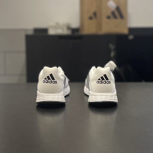 ADIDAS/阿迪达斯男女白色透气轻便防滑低帮运动训练跑步鞋 JQ9715