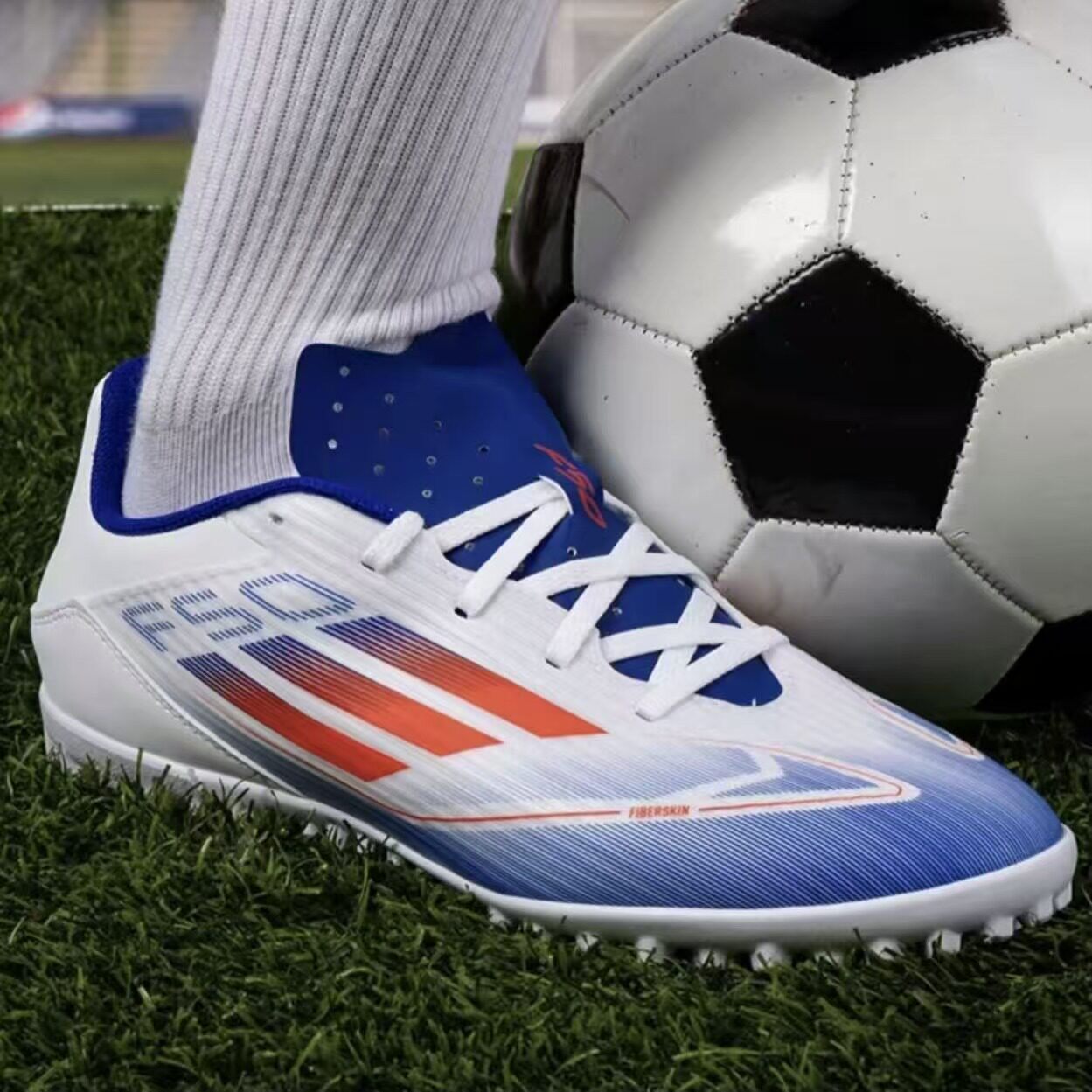 Adidas/阿迪达斯 F50 LEAGUE TF 男子人造草碎钉足球鞋 IF1343