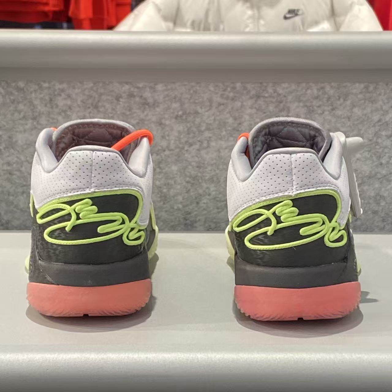 耐克时尚运动休闲鞋系带女子