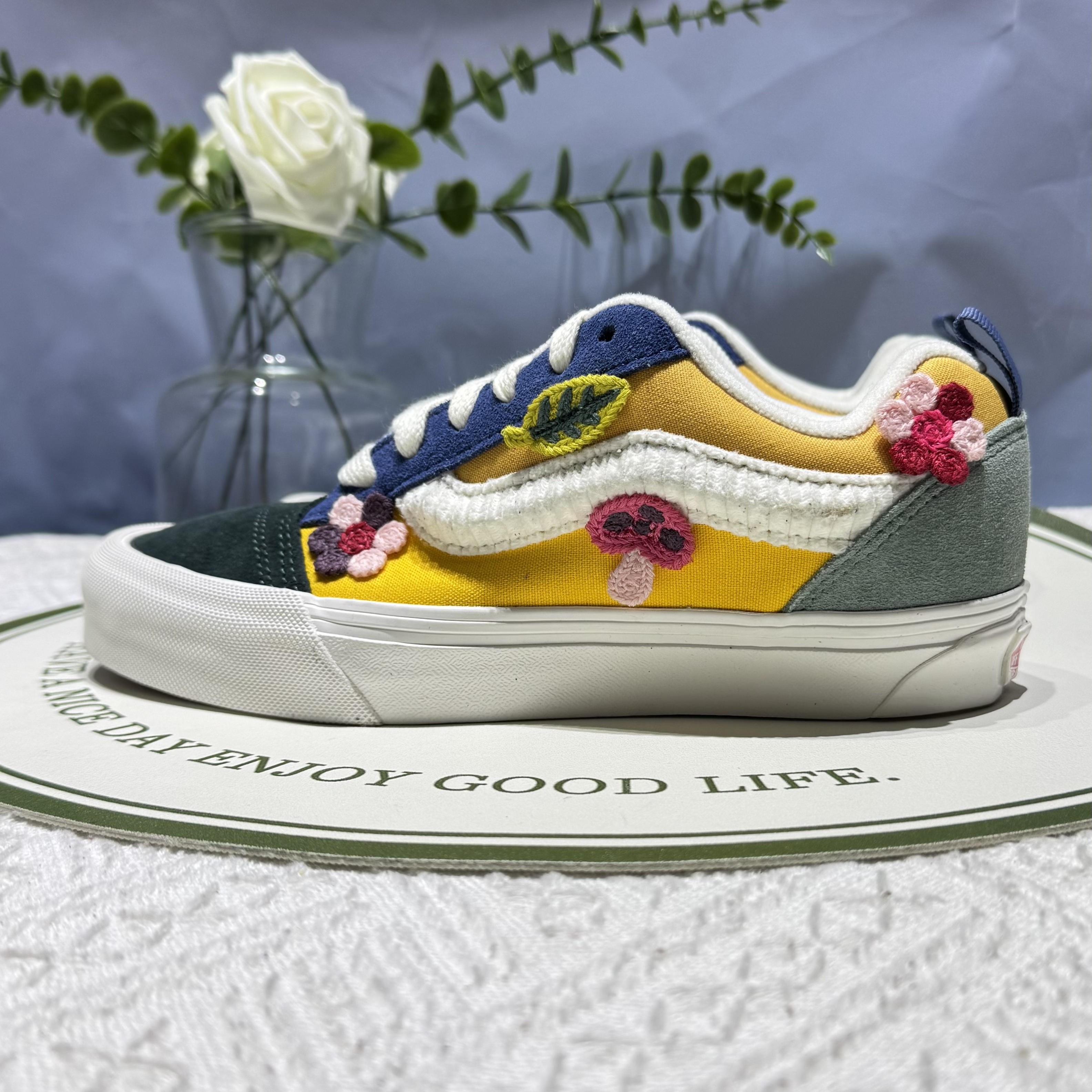 Vans Knu Skool个性花花工艺刺绣男女同款胖胖面包鞋VN0009QCBMI