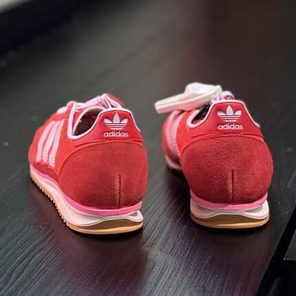 Adidas阿迪达斯秋冬舒适女子低帮休闲经典百搭阿甘运动板鞋JH7392
