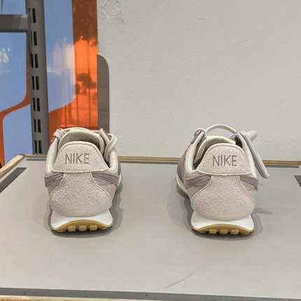 NIKE耐克 MONTREAL RACER女子复古低帮运动休闲鞋828436-103