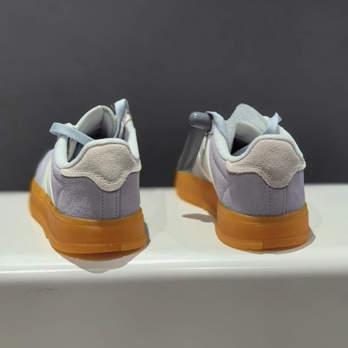 阿迪达斯男女系带舒适休闲运动鞋