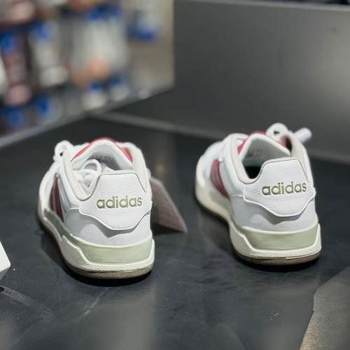 Adidas阿迪达斯男女情侣款高颜值情侣百搭低帮运动休闲板鞋JQ3926