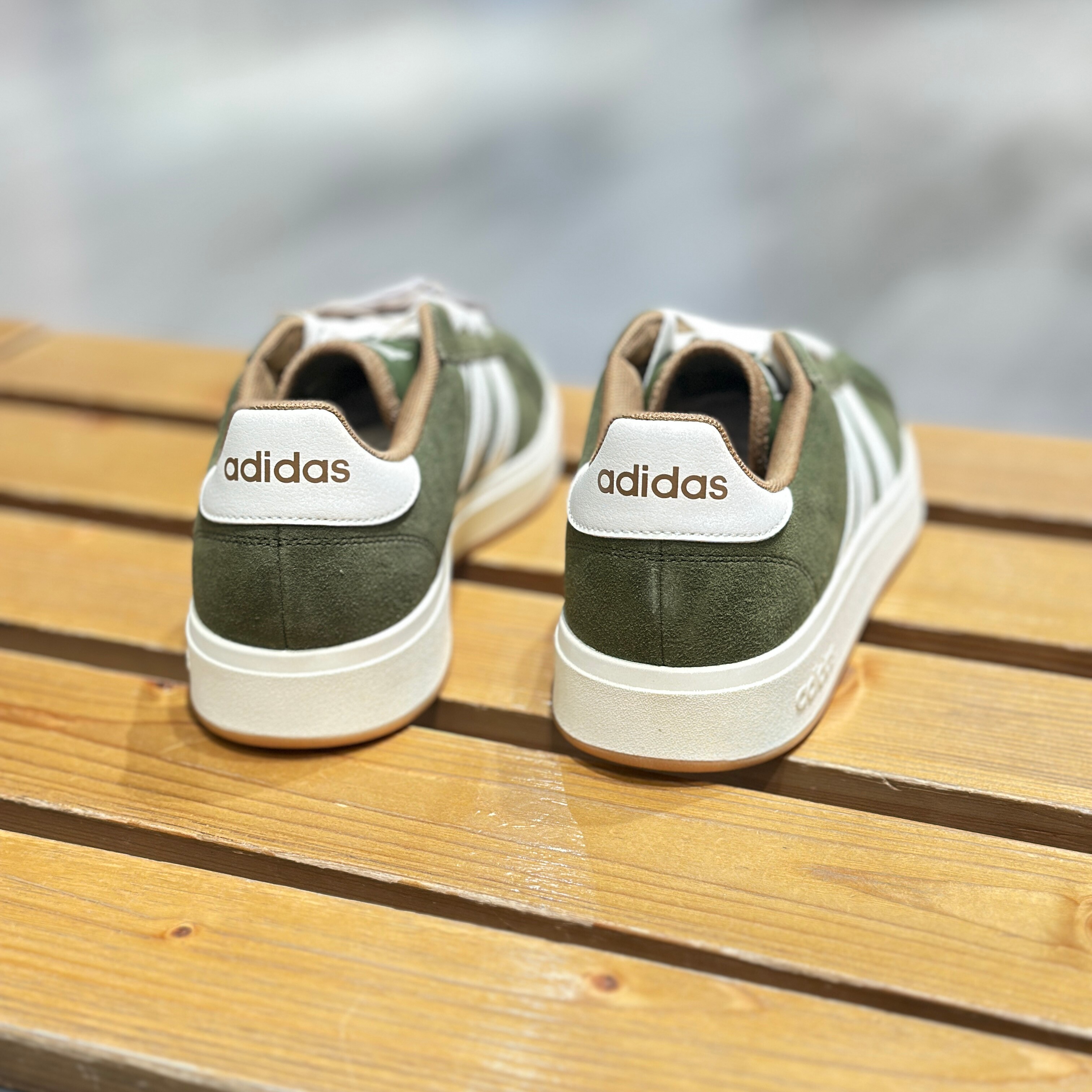 【坏蛋】adidas/阿迪达斯男舒适墨绿翻毛皮板鞋运动鞋KK1407