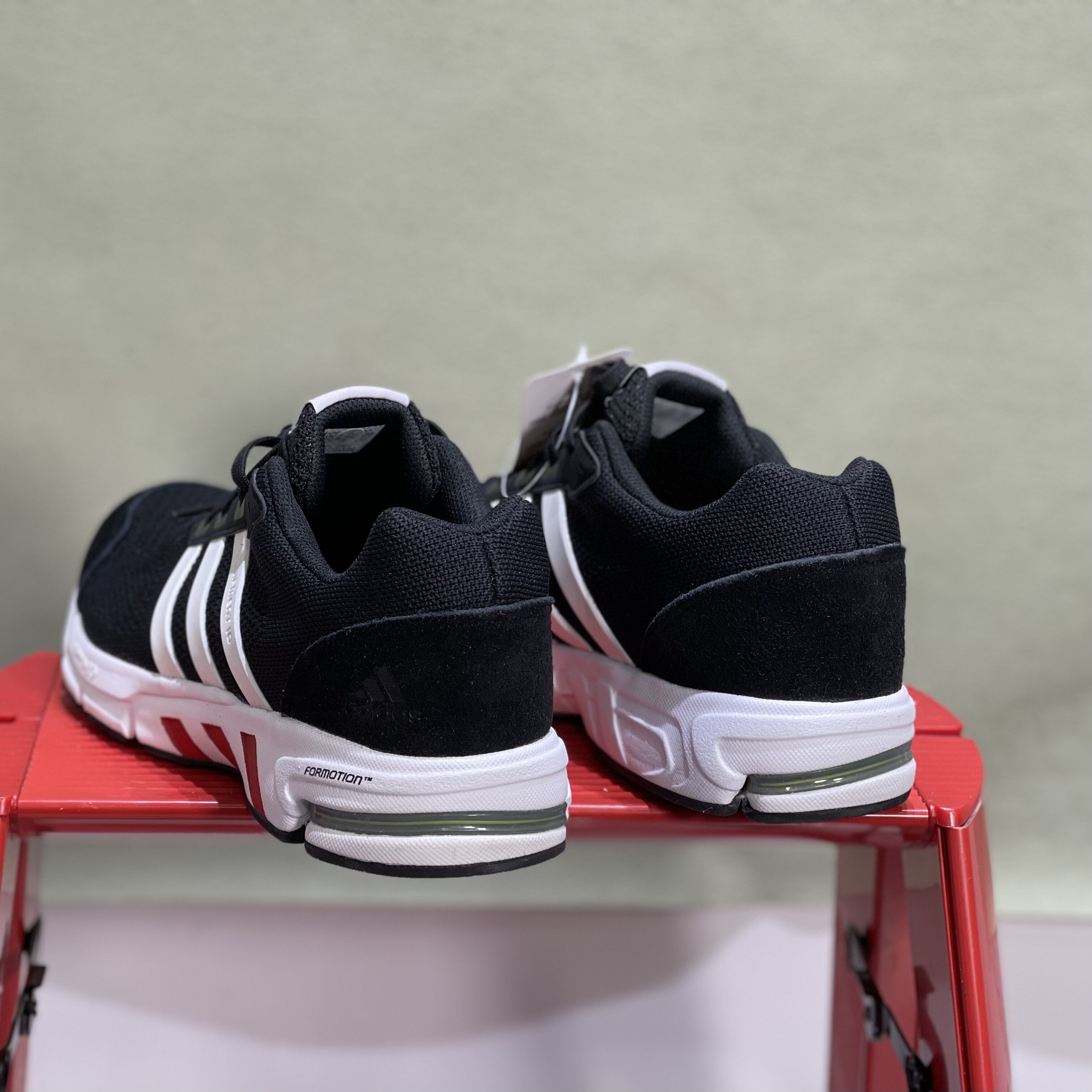 adidas阿迪达斯equipment 10男女缓震黑色休闲运动跑步鞋子fw9973