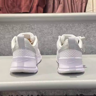 耐克时尚运动休闲鞋系带女子