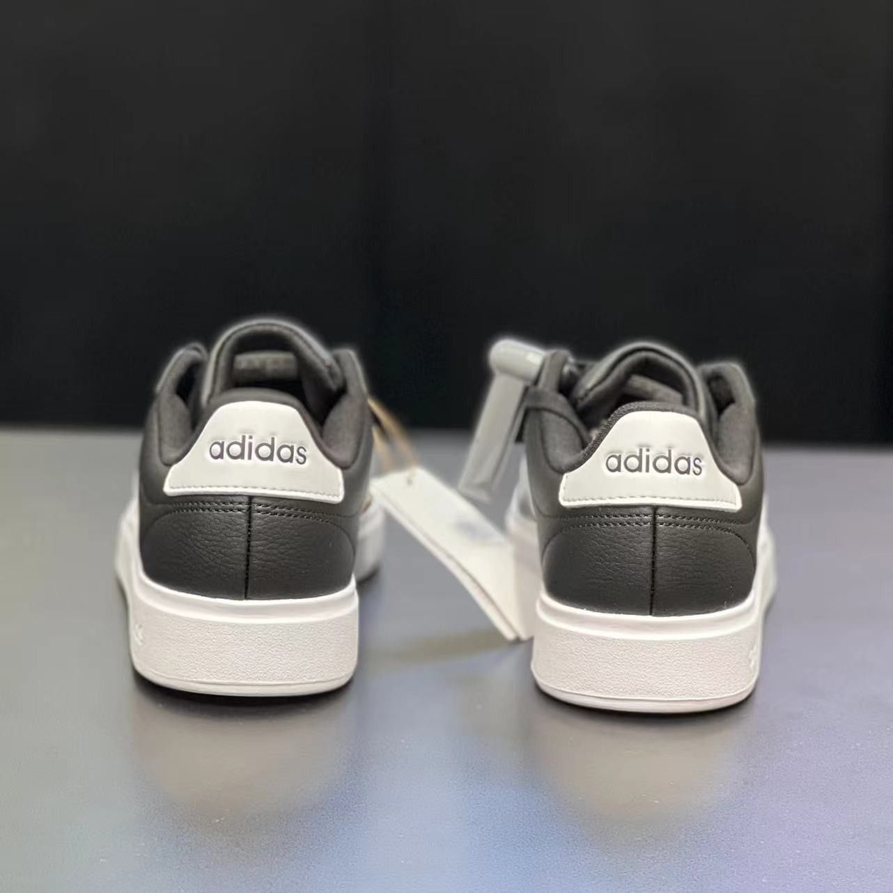 ADIDAS/阿迪达斯男女款新款轻便透气休闲运动鞋低帮板鞋 GW9196