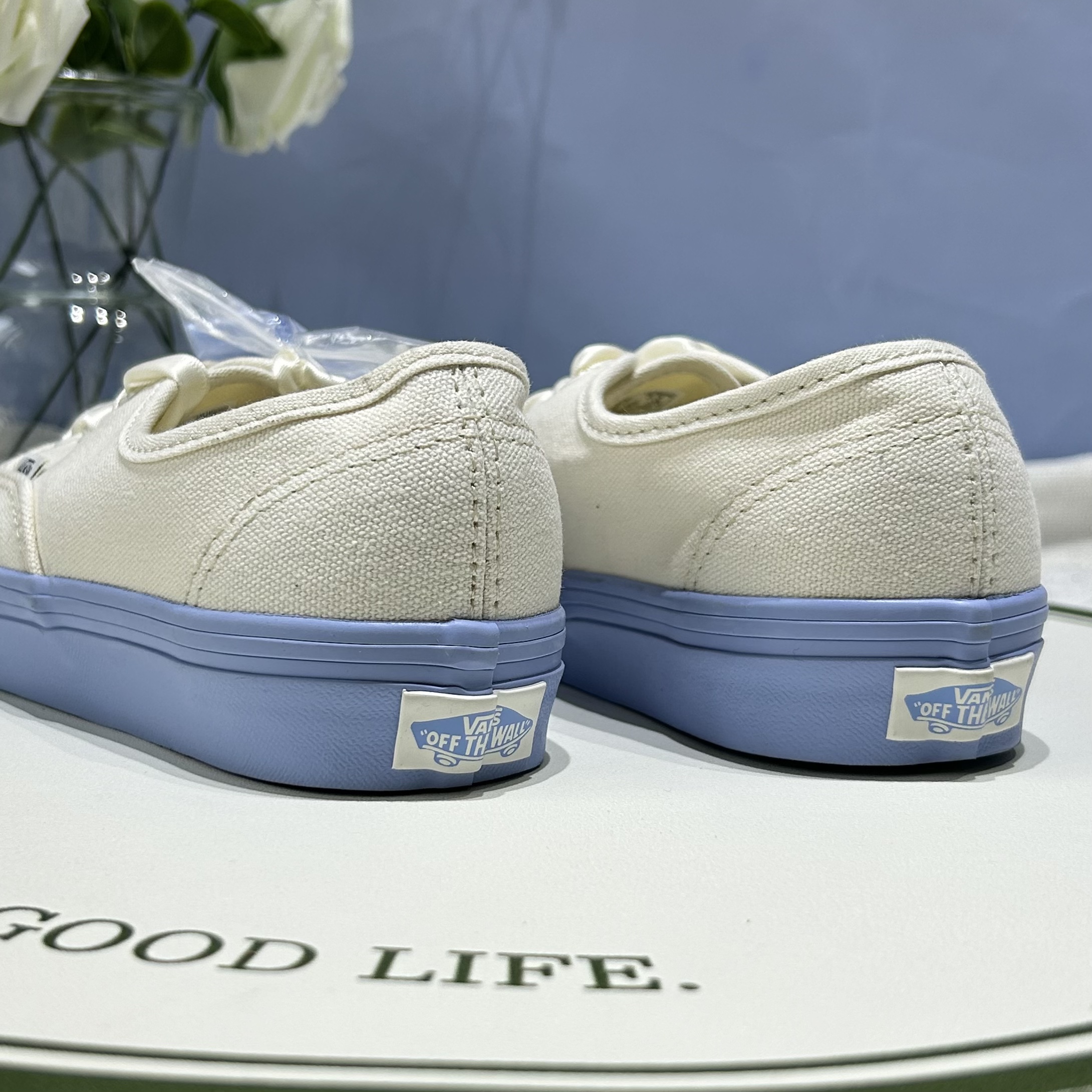 Vans Authentic淑女简约大方白蓝丝绸休闲帆布板鞋子VN0009PVEAK