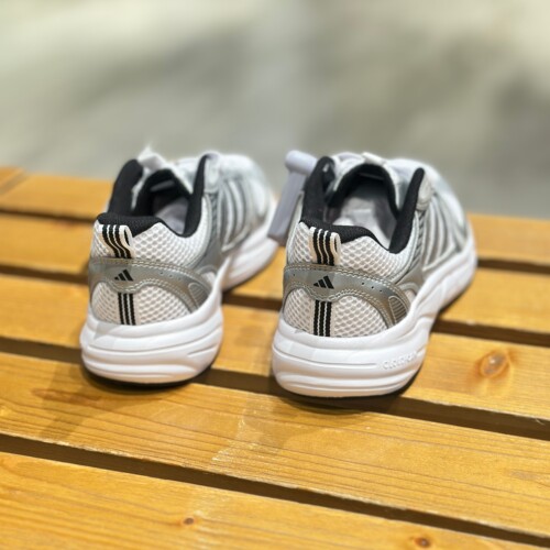 【坏蛋】adidas/阿迪达斯男跑步舒适网面透气春夏运动鞋KJ8105