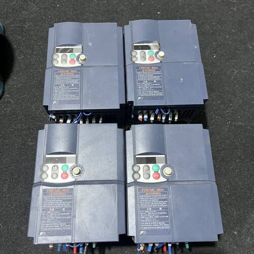 富士变频器FRN3.7C1S-2J 220V 3.7KW FRENIC-Mini二手 功能包好