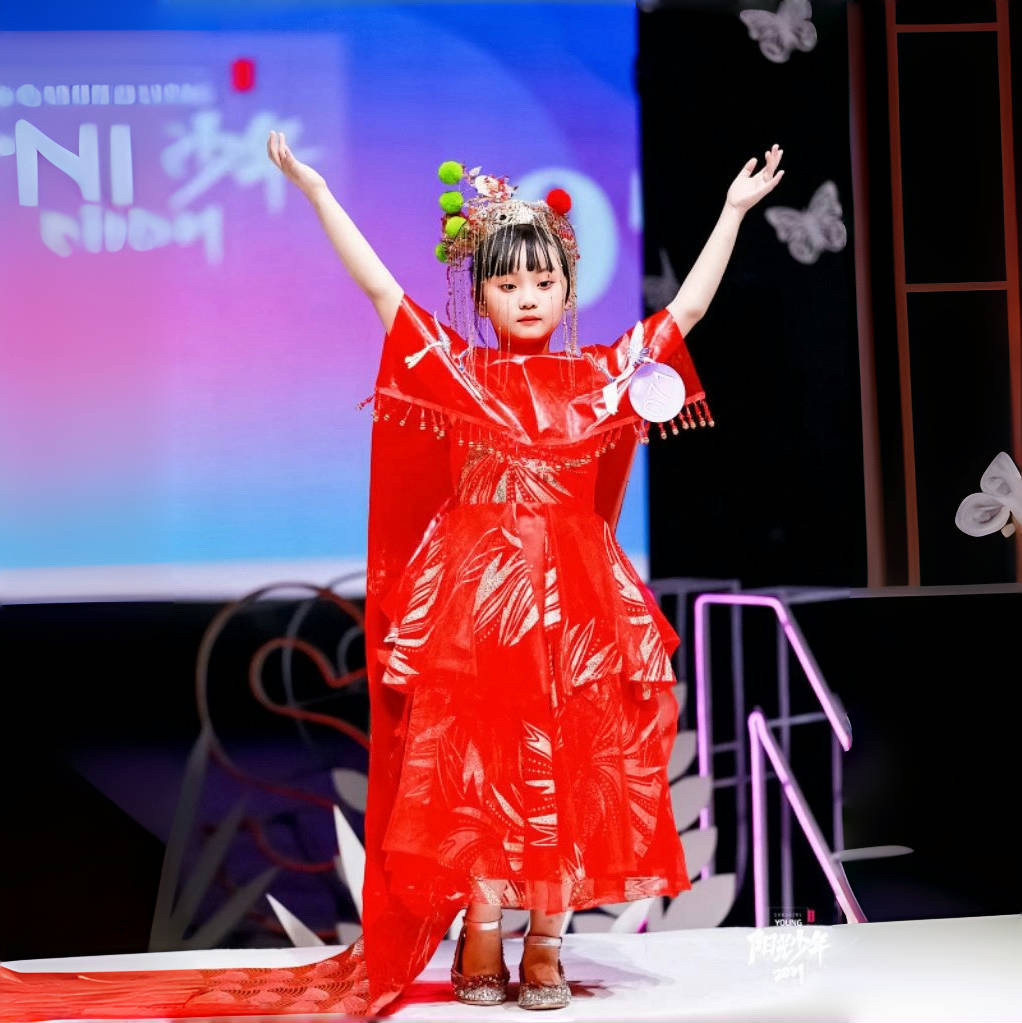 儿童大红礼服出租女童走秀演出服中国风红色高端中式斗篷公主裙