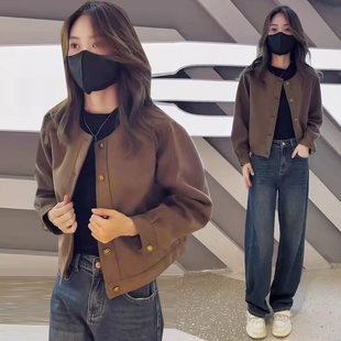 今年流行的漂亮短款咖色外套女2026年春季新款大码女装休闲套装潮