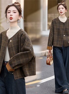小香风格纹毛呢短款圆领女外套