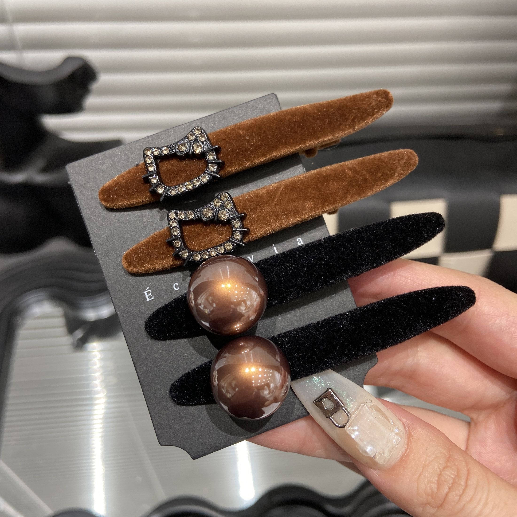 E3908韩版气质可爱丝绒珠珠小猫刘海发夹女侧边碎发鸭嘴固定发卡