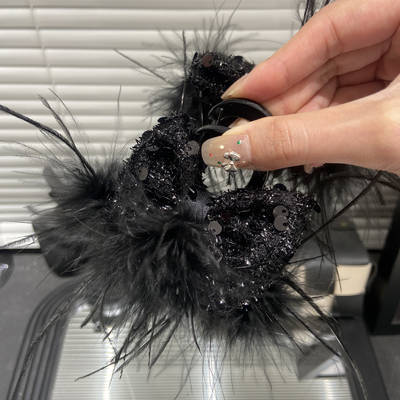 E3946 秋冬法式黑色蝴蝶结鸵鸟毛手工抓夹显发量气质温柔半扎抓夹