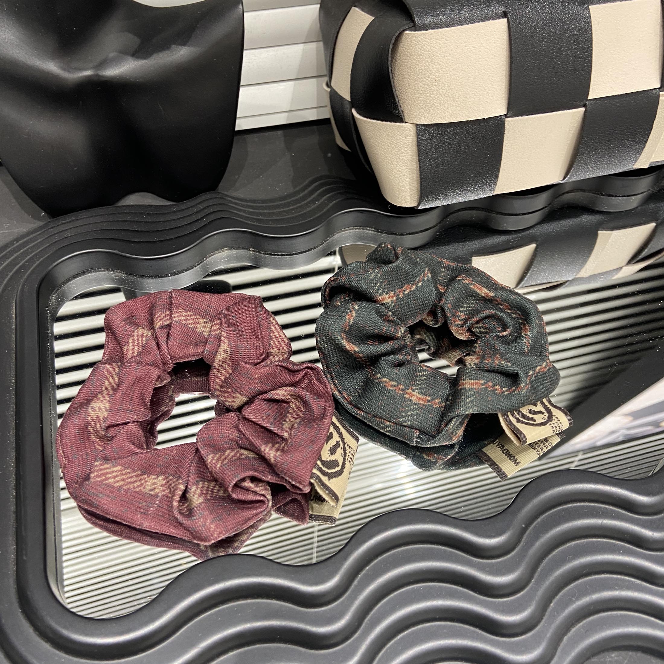 E5083 美拉德棕色格子大肠发圈女高级感秋冬学院风大号丸子头发绳