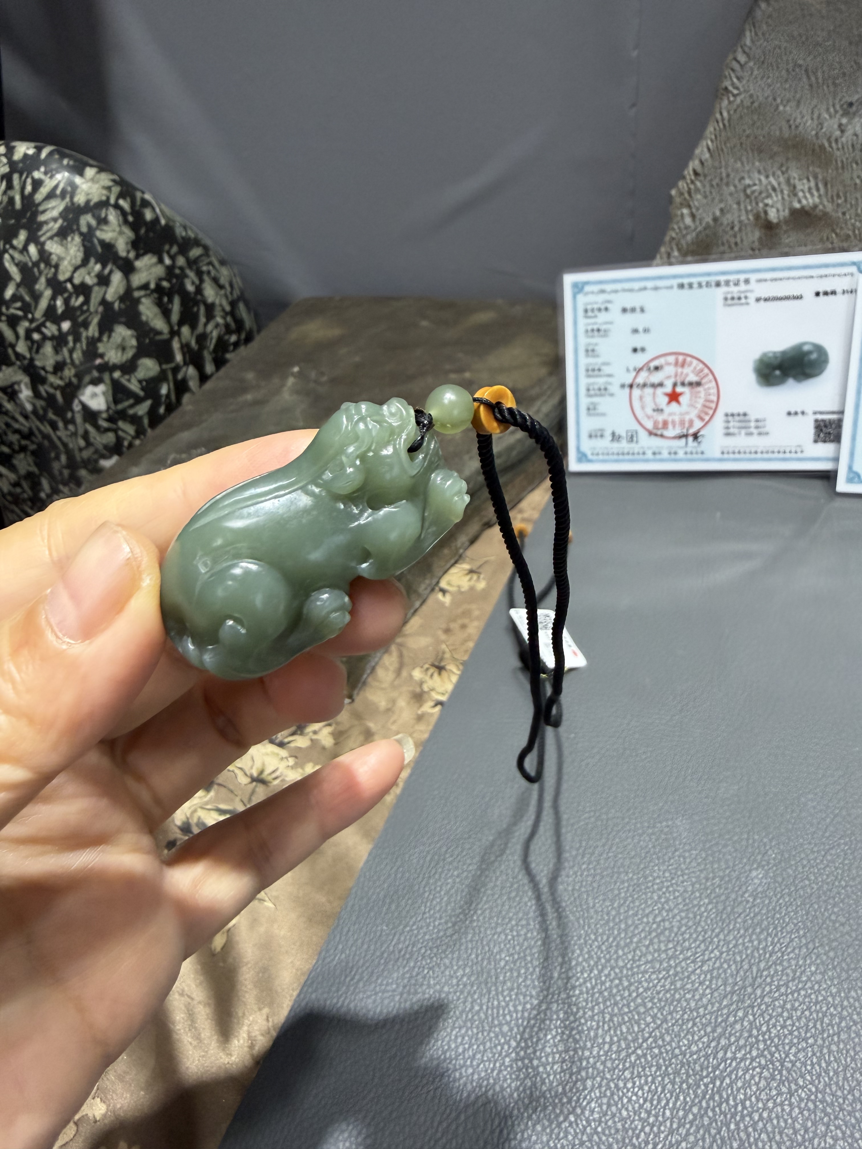 新疆且末蓝青玉貔貅吊坠挂件手办青玉