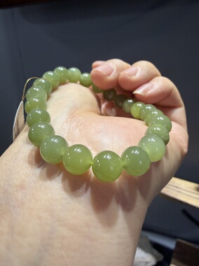 237新款上市黄玉号新疆和田玉若羌黄口偏绿色手链手串卡8mm带证书