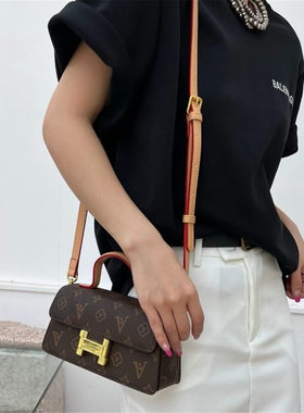 休闲迷你百搭真皮印花定型款翻盖链条女包小方包休闲手提包斜挎包