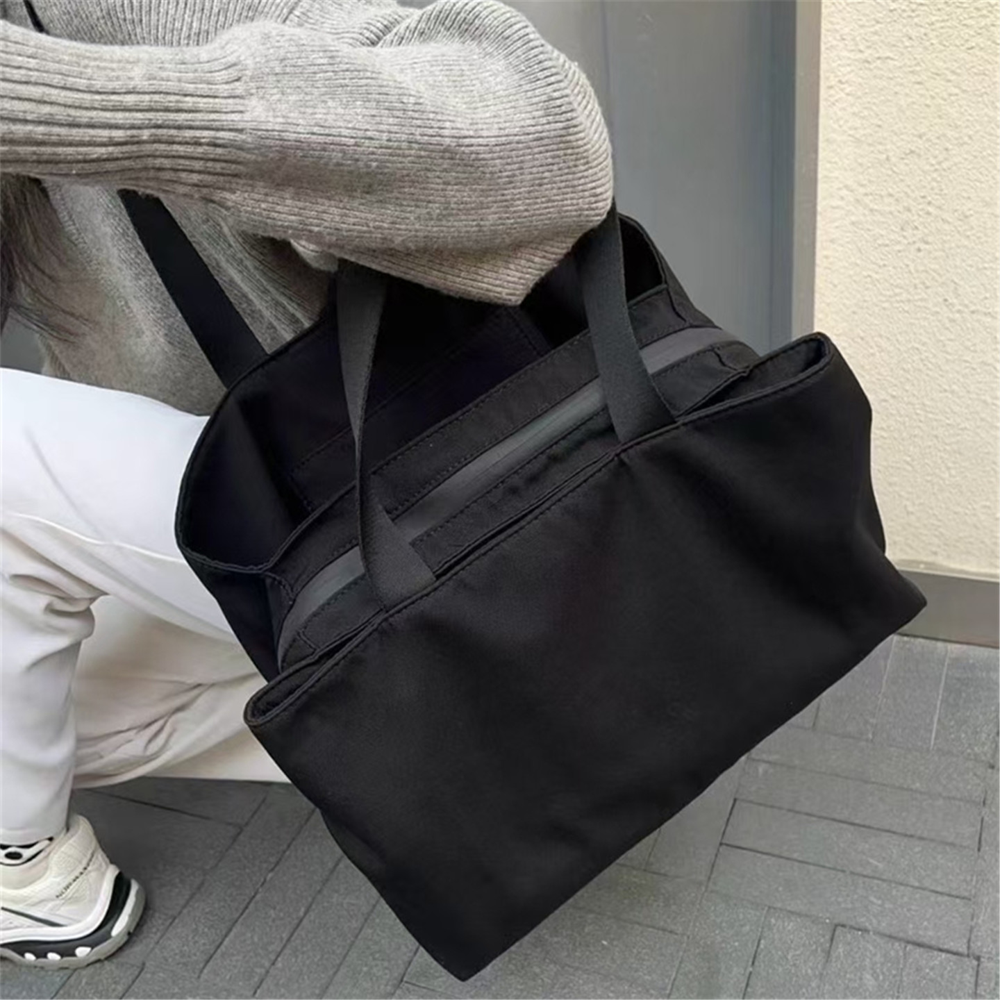 秋季新款轻便百搭多口袋尼龙女包单肩腋下包大容量休闲托特包大包