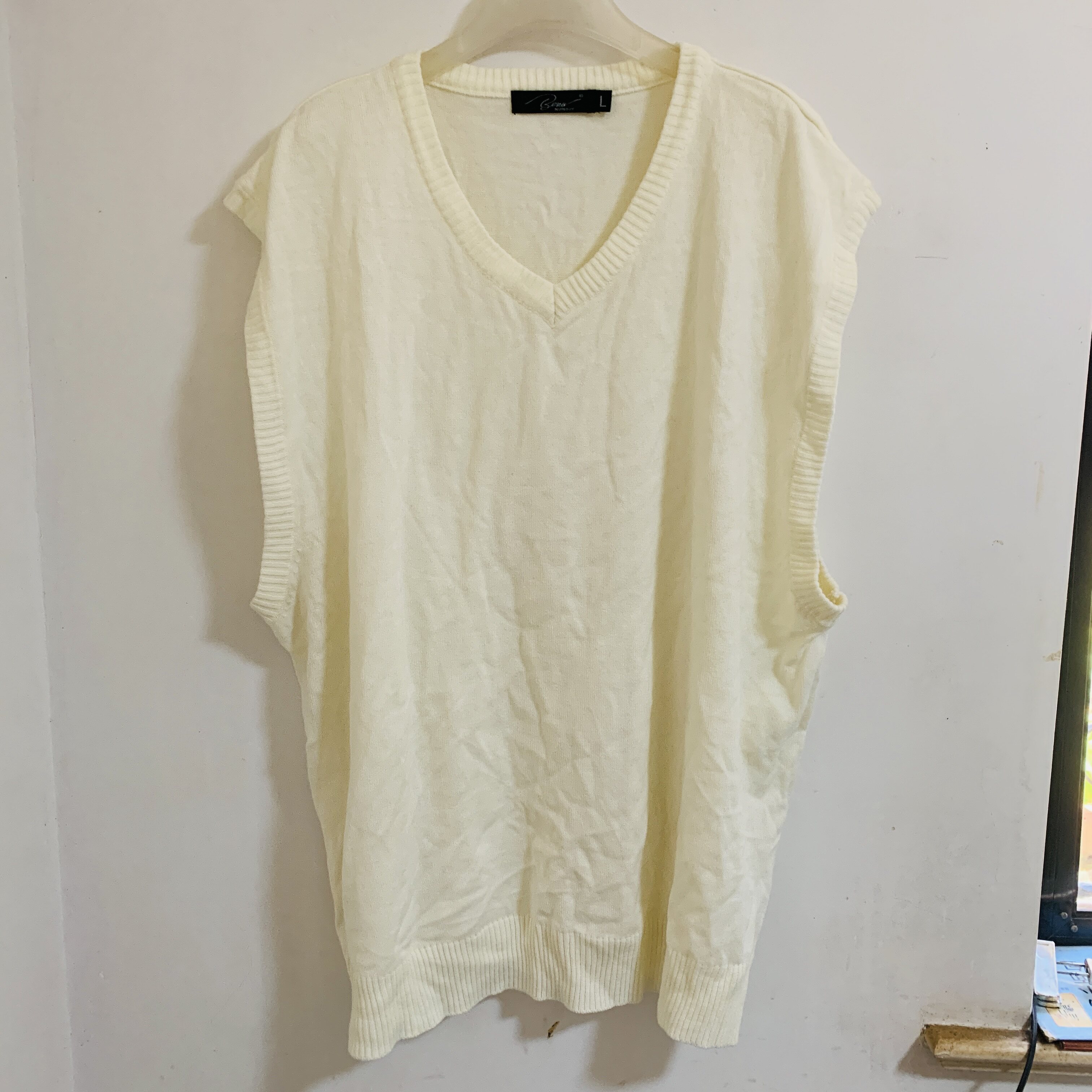 [清版]默认瑕疵长70cm，胸毛针织衫
