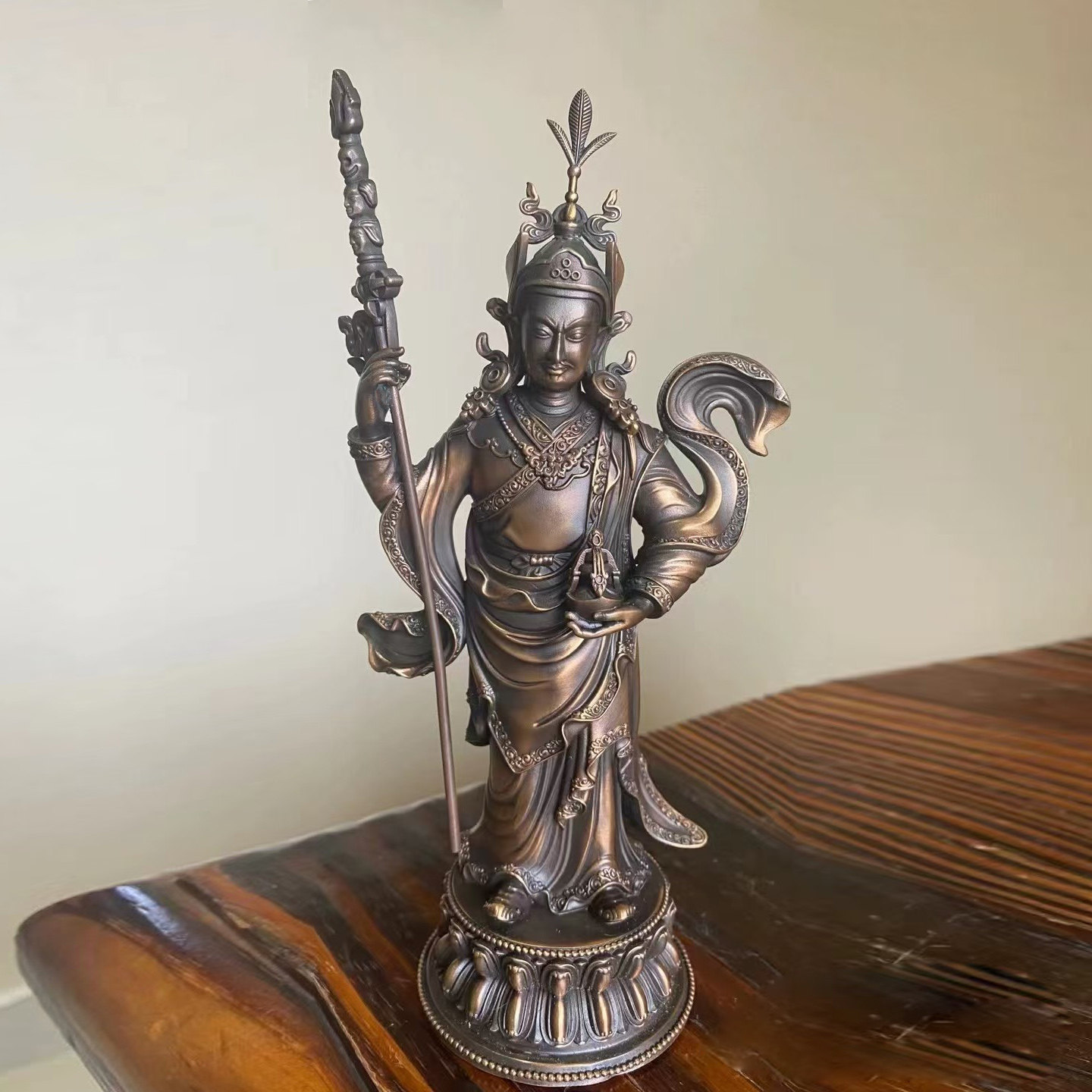 藏传纯铜莲花生大士佛像站立款