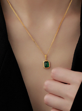 欧美钛钢项链女时尚复古祖母绿设计感项链简约镀K18金高级感项链
