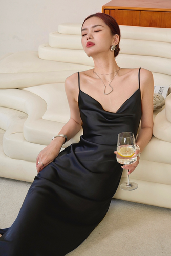 journeyj法式基础款黑色斜裁吊带