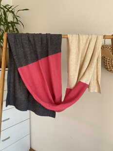 三色拼接兔毛混纺保暖围巾文艺范十足