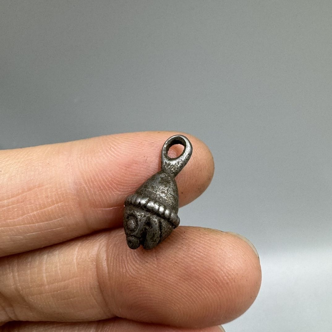 西藏天铁配珠吐宝鼠鼬搭配饰件藏民铁雕手串卡子小吊坠散珠隔珠