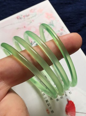 天然玛瑙温润绿玉髓手镯女生细条玉镯子叮当镯年轻款精致闺蜜礼物