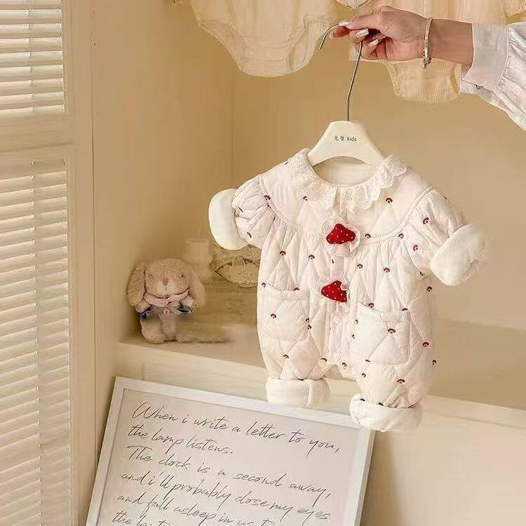 婴儿衣服秋冬季新生宝宝加绒夹棉连体衣满月加厚保暖外出哈衣爬服