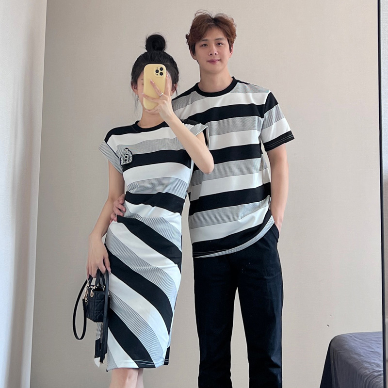 情侣装夏装套装小众高级感短袖t恤连衣裙收腰显瘦一裙一衣2023潮
