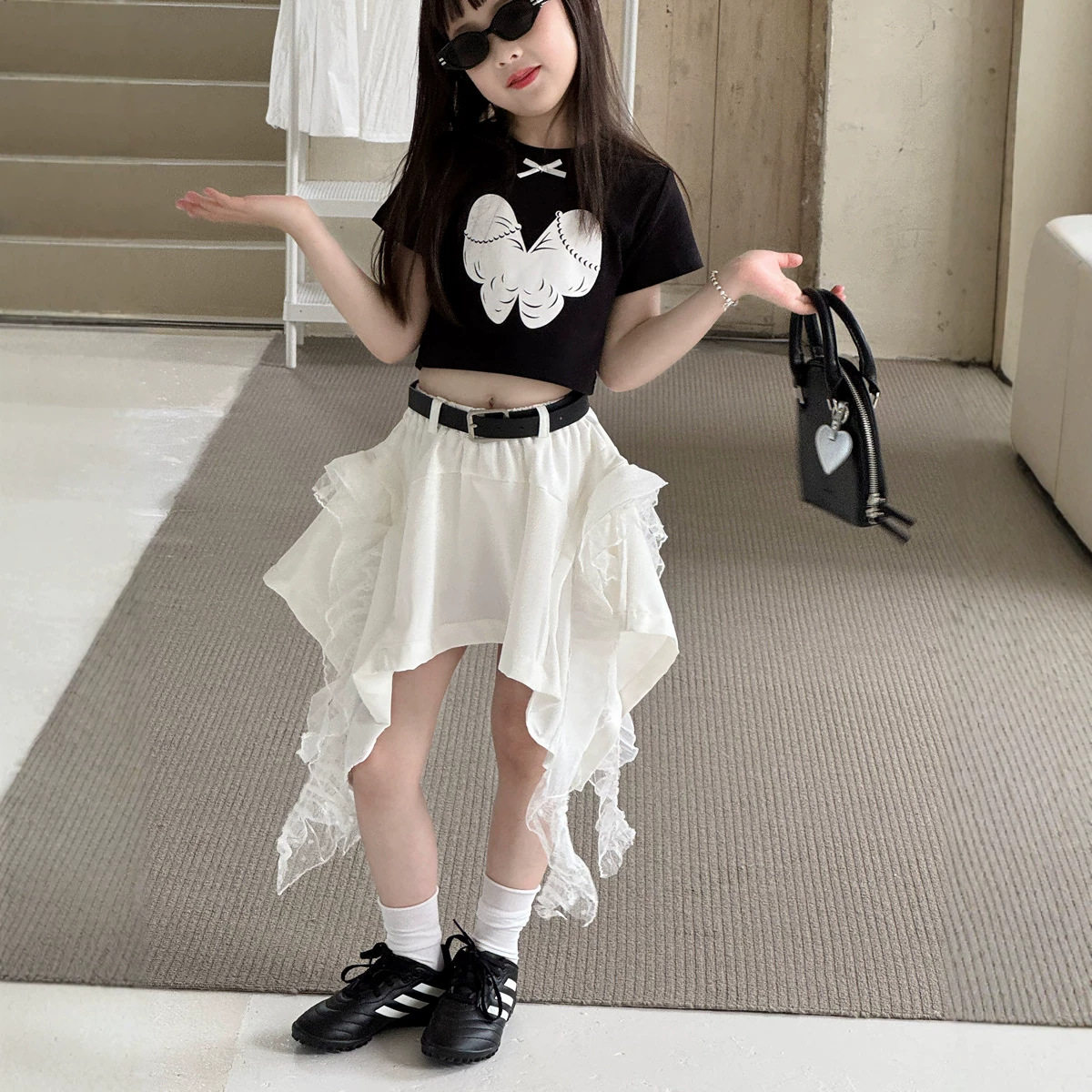 三年级四班 女童夏季新款韩版贝壳蝴蝶印花短袖上衣儿童蝴蝶结短T